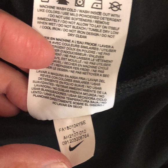 Nike Tee - Picture 7 of 7